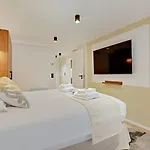 Haystia Elegant Apartment Near Opera